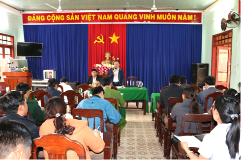 Chủ tịch UBND huyện làm việc với thị trấn Ba Tơ