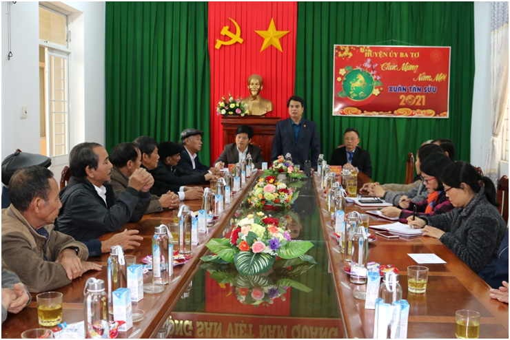 Gặp mặt các đồng chí nguyên lãnh đạo chủ chốt, Ủy viên Ban thường vụ Huyện ủy qua các thời kỳ đang sinh sống tại Ba Tơ