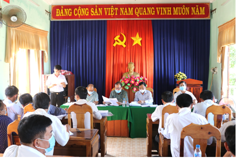 Chủ tịch UBND huyện đối thoại với các hộ dân còn vướng mắc trong công tác bồi thường giải phóng mặt bằng Quốc lộ 24 tại xã Ba Động