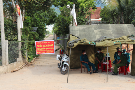 Phong tỏa điểm dân cư ở thôn Làng Giấy, xã Ba Cung, huyện Ba Tơ