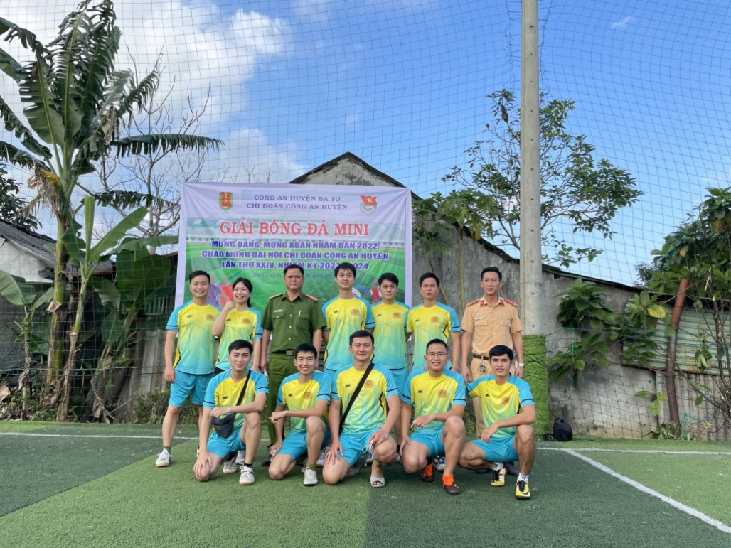 Chi đoàn Công an huyện tổ chức giải bóng đá truyền thống