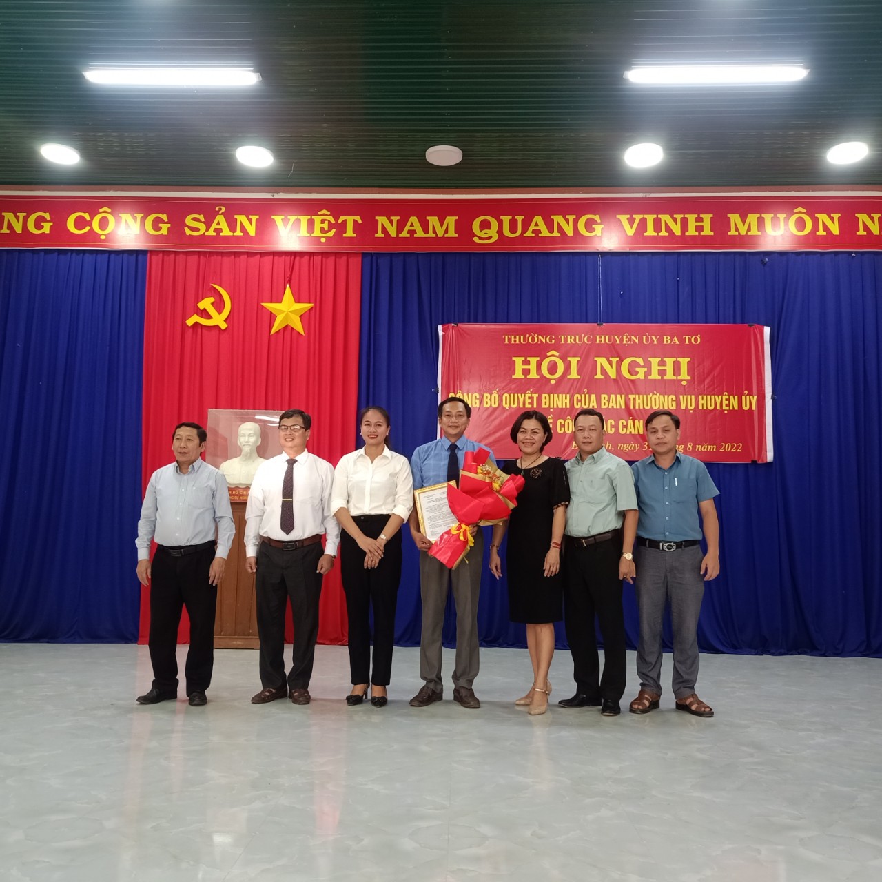 Thường trực Huyện ủy Ba Tơ tổ chức Hội nghị công bố Quyết định điều động cán bộ năm 2022 tại xã Ba Dinh và xã Ba Ba Giang