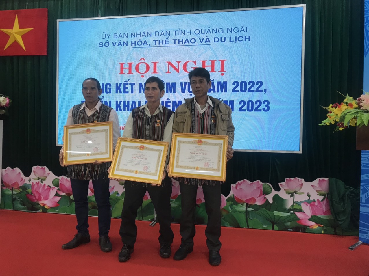 Huyện Ba Tơ có 4 nghệ nhân được phong tặng danh hiệu “Nghệ nhân ưu tú”