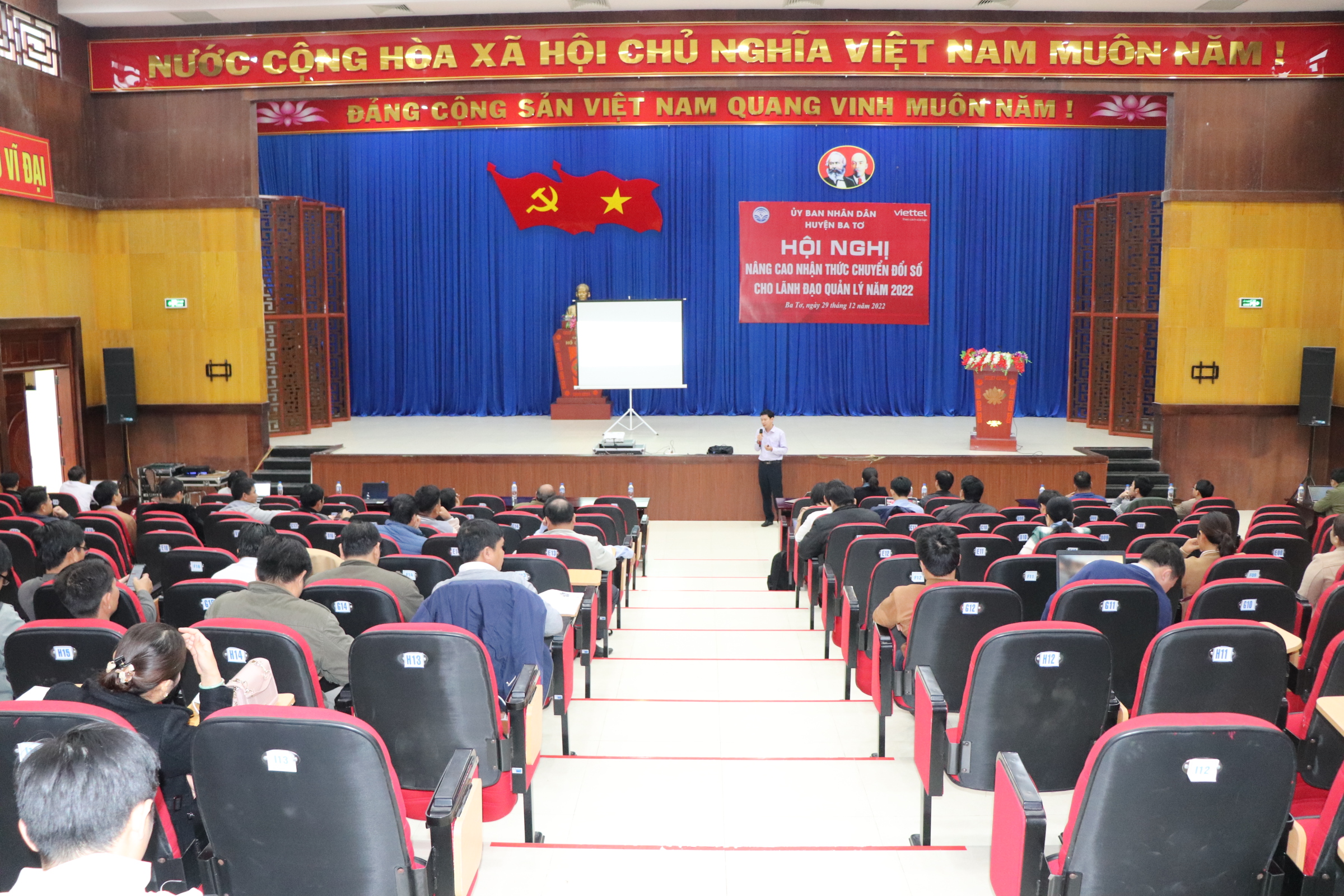 UBND huyện Ba Tơ tổ chức hội nghị tập huấn chuyển đổi số