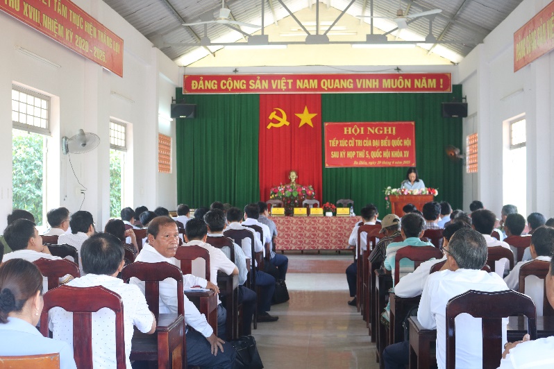 Đại biểu Quốc hội tiếp xúc cử tri tại xã Ba Điền