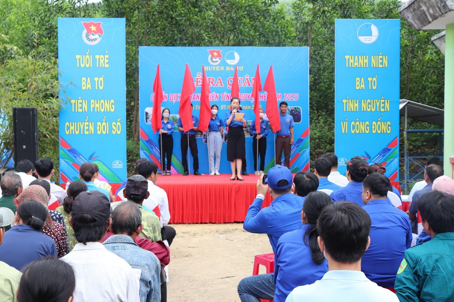 Huyện đoàn Ba Tơ tổ chức Lễ phát động và ra quân chiến dịch Tháng thanh niên tình nguyện hè năm 2023