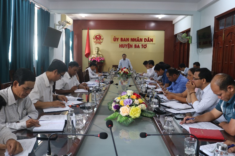 Huyện Ba Tơ tổ chức họp triển khai, quán triệt công tác rà soát hộ nghèo năm 2023