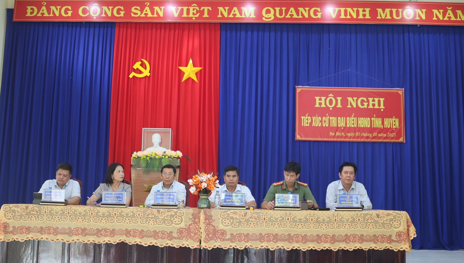 Tổ đại biểu số 17 HĐND tỉnh, Tổ đại biểu số 05 HĐND huyện tiếp xúc cử tri các xã Ba Nam, Ba Lế và Ba Bích
