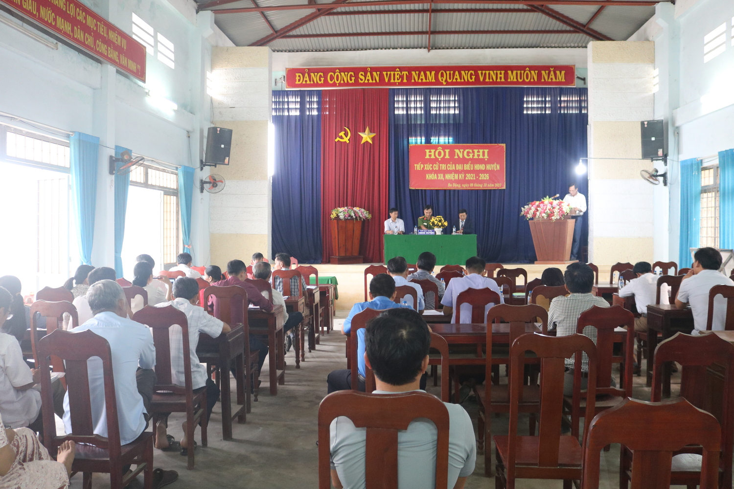 Tổ đại biểu số 9 HĐND huyện tiếp xúc cử tri 02 địa phương Ba Động và Ba Liên