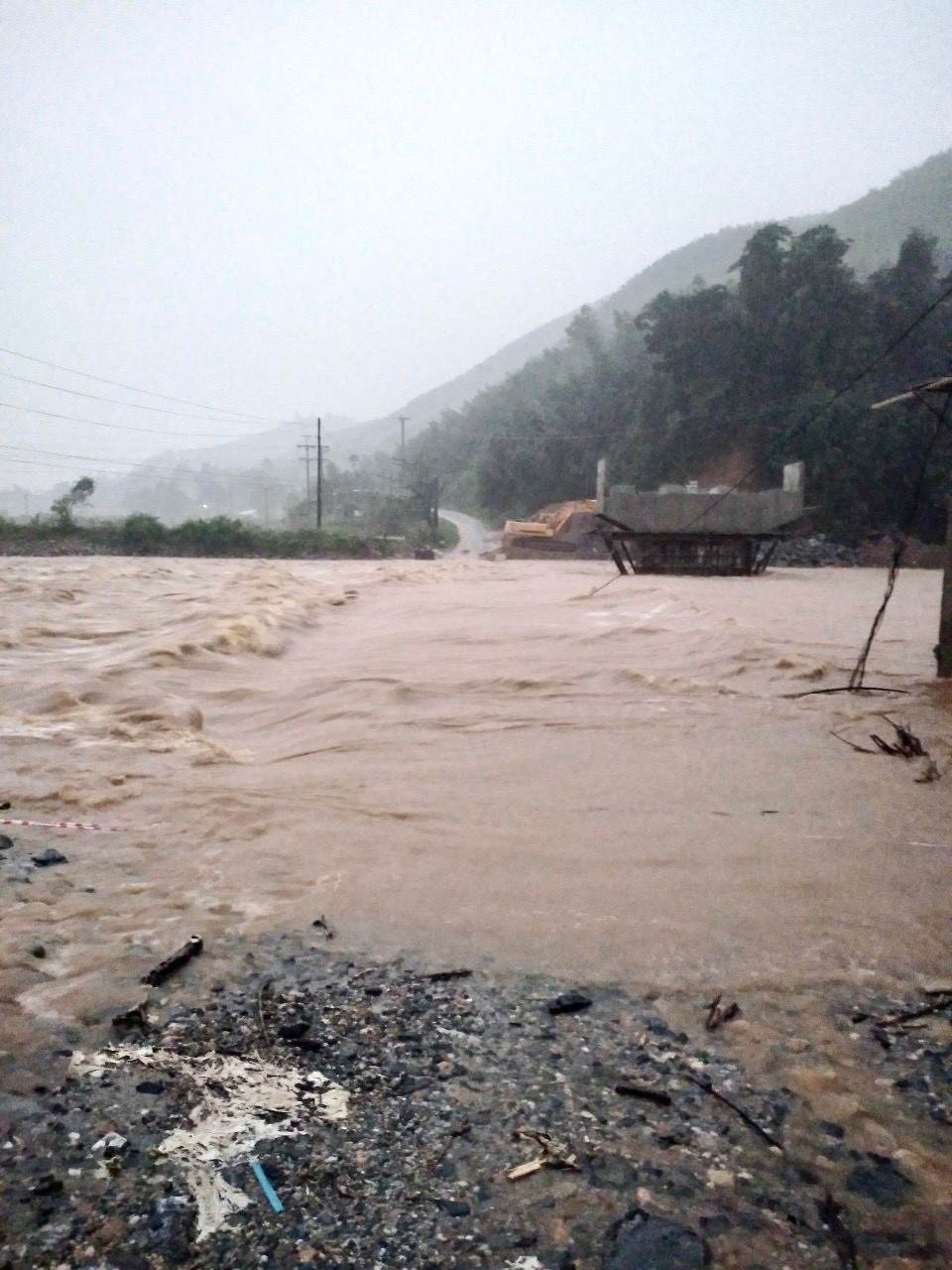 Khẩn trương giúp dân khắc phục hậu quả lũ, lụt trên địa bàn