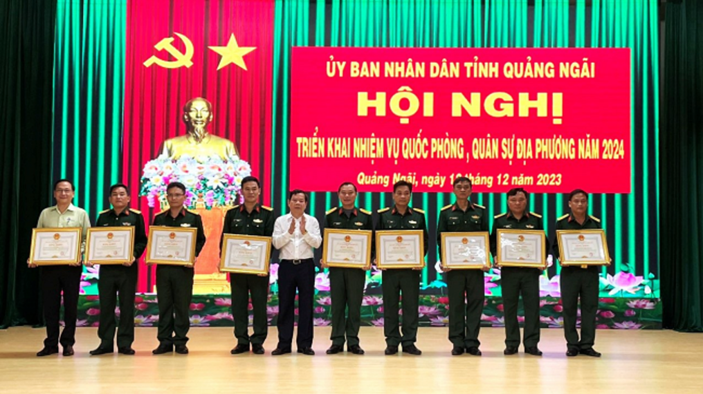 Ban Chỉ huy Quân sự huyện Ba Tơ được Chủ tịch UBND tỉnh tặng Bằng khen trong thực hiện nhiệm vụ Quân sự quốc phòng địa phương 2023