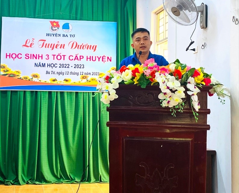 Huyện đoàn Ba Tơ tổ chức tuyên dương “Học sinh 3 tốt” cấp huyện năm học 2022-2023