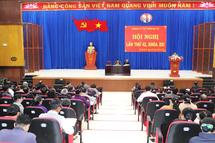 Đảng ủy thị trấn Ba Tơ tổ chức hội nghị đánh giá công tác xây dựng Đảng năm 2023, triển khai nhiệm vụ năm 2024