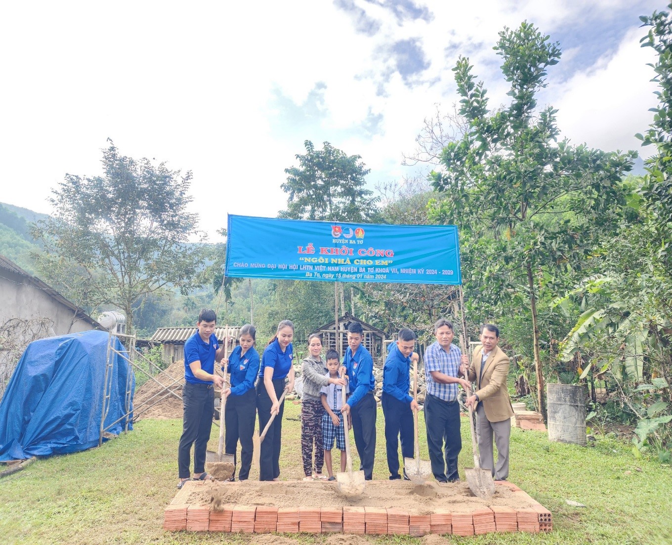 Huyện Đoàn - Hội Liên hiệp Thanh niên Việt Nam huyện - Hội đồng Đội huyện tổ chức khởi công xây dựng Ngôi nhà cho em năm 2024