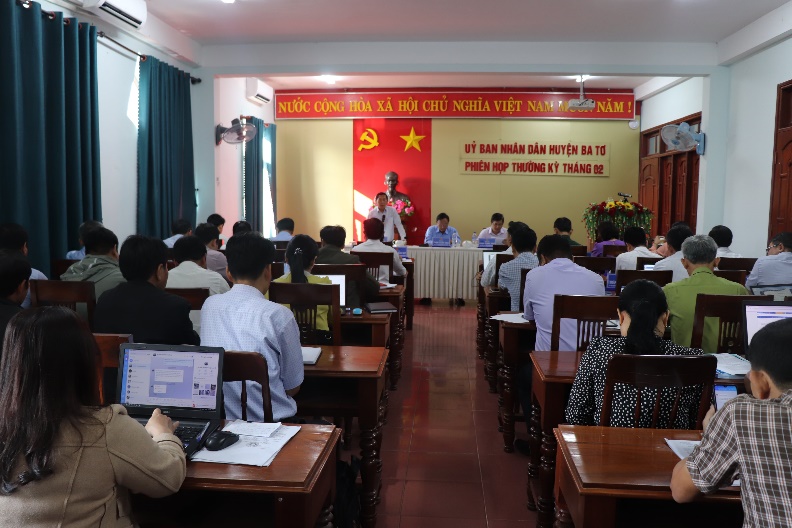 UBND huyện Ba Tơ tổ chức phiên họp thường kỳ tháng 2 năm 2024