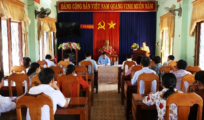 Chủ tịch UBND huyện Phạm Xuân Vinh làm việc với xã Ba Động