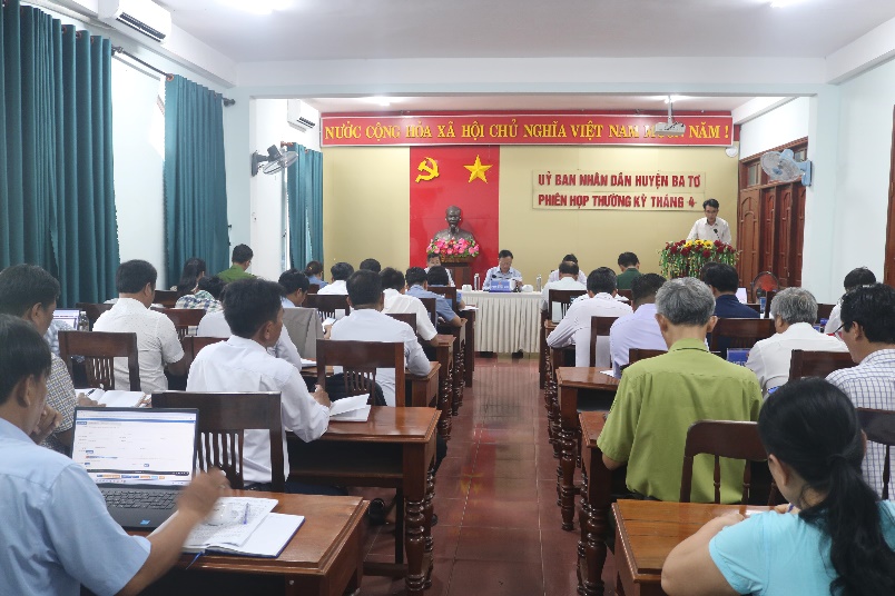 UBND huyện Ba Tơ tổ chức phiên họp thường kỳ tháng 4 năm 2024