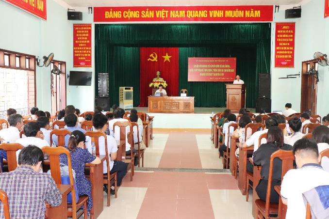 Chủ tịch UBND huyện Phạm Xuân Vinh tiếp và làm việc với đoàn học viên lớp Bồi dưỡng đối với lãnh đạo, quản lý cấp phòng và tương đương