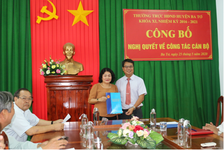 Công bố Nghị quyết phê chuẩn Phó Chủ tịch HĐND huyện Ba Tơ