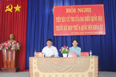 Đại biểu Quốc hội tiếp xúc cử tri tại xã Ba Động