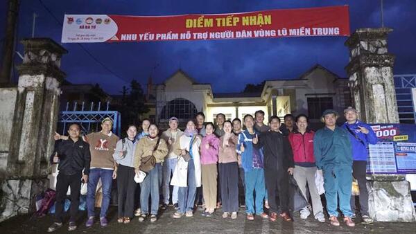Xã Ba Tơ quyên góp hơn 8 tấn hàng hỗ trợ, chia sẻ khó khăn với người dân Nam Trung Bộ