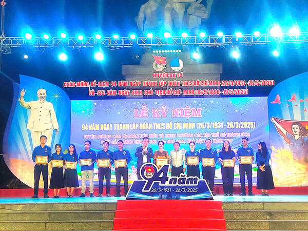 Lễ kỷ niệm 94 năm Ngày thành lập Đoàn thanh niên cộng sản Hồ Chí Minh và Liên hoan tuyên truyền ca khúc cách mạng huyện Ba Tơ năm 2025